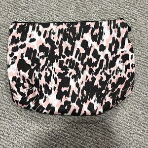 H & M cosmetics bag